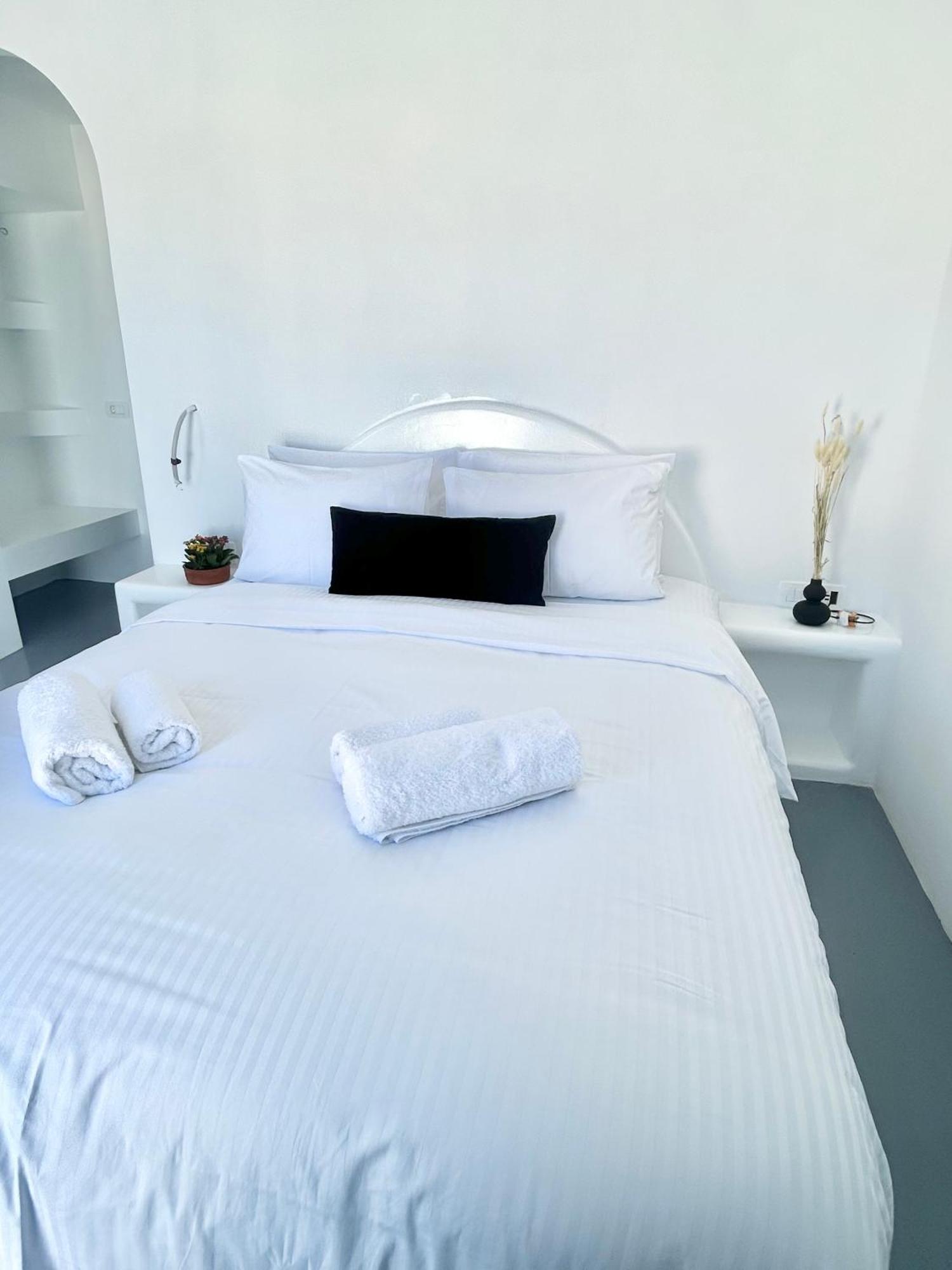 Oinos Luxury Suites Foinikia  Экстерьер фото